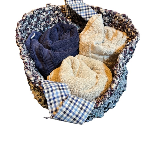 Decorative basket - Picture 3 of 9